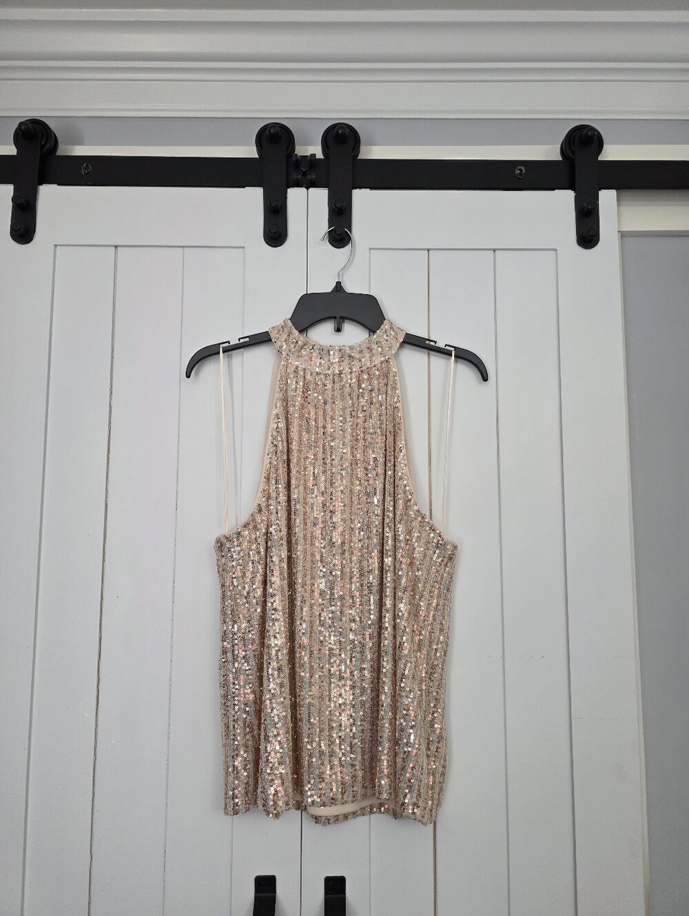Cable & Gauge Women's Halter Neck Sequin Blouse. NEW!